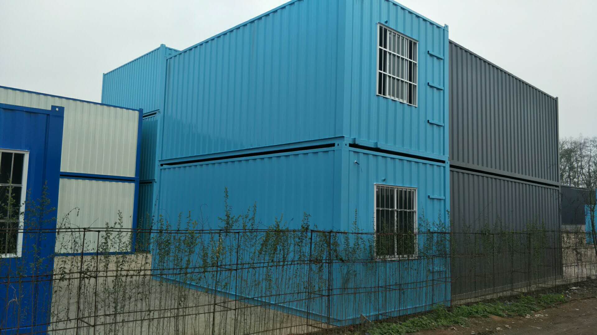 建設(shè)成都集裝箱房的主要材料是什么？有哪些特性？